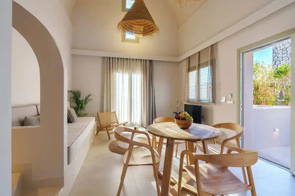 Photo - Halo Santorini - Living Experience