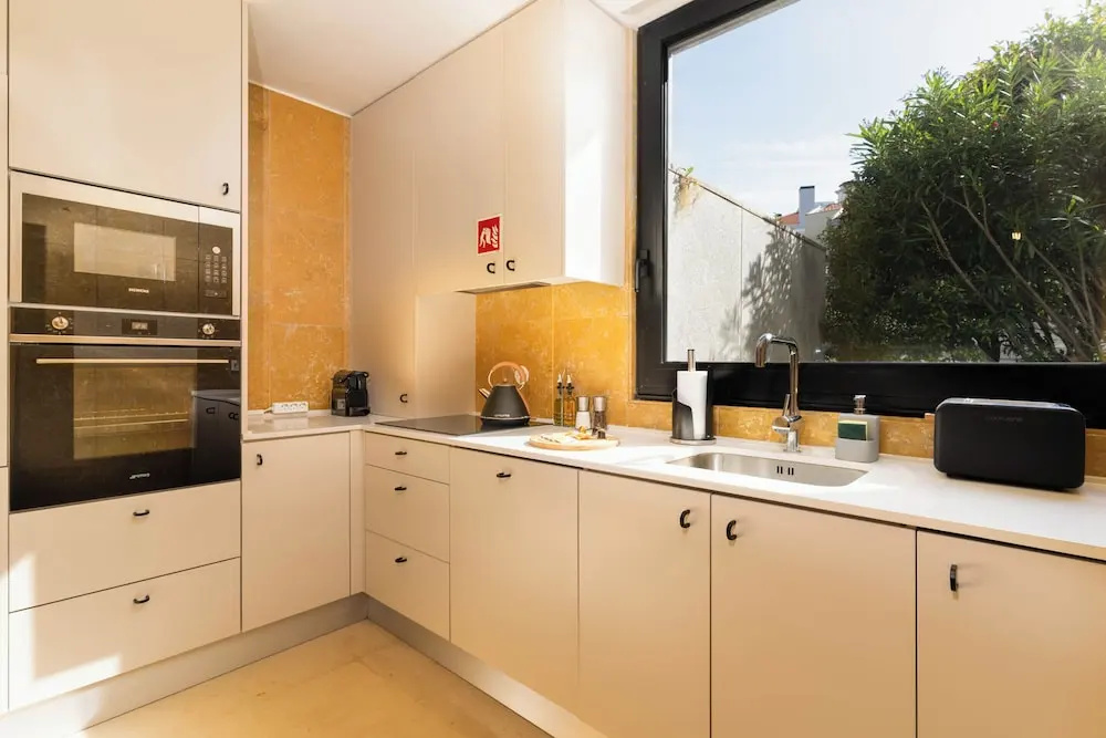 Photo - Limehome Lisbon Eca de Queiroz