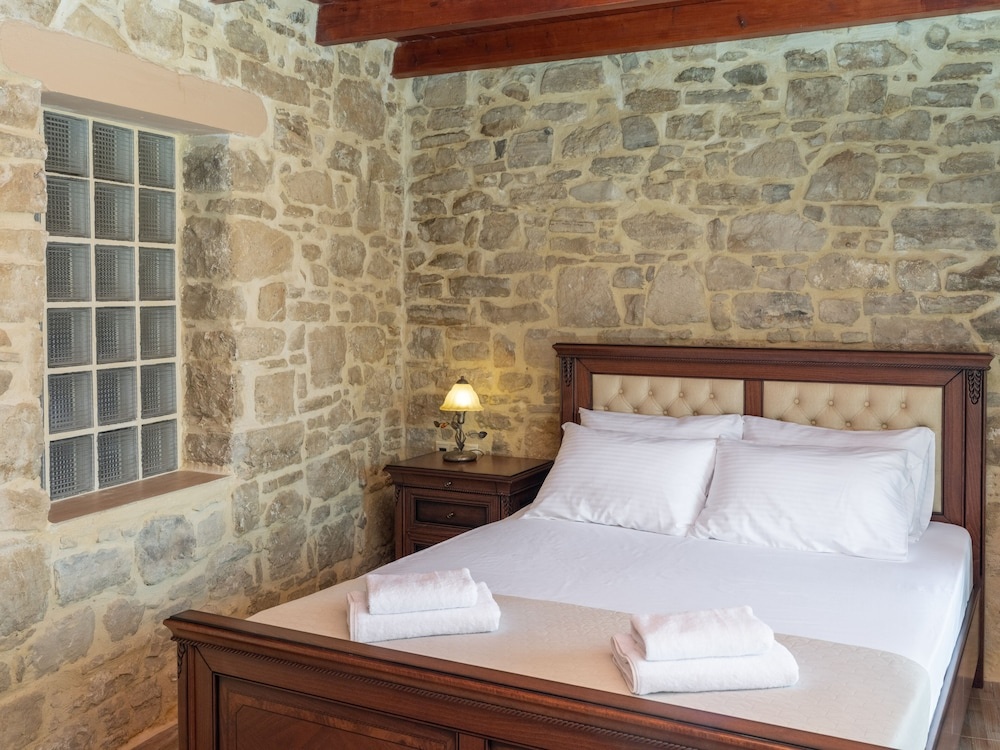 Draganigo Luxury Stone Houses
