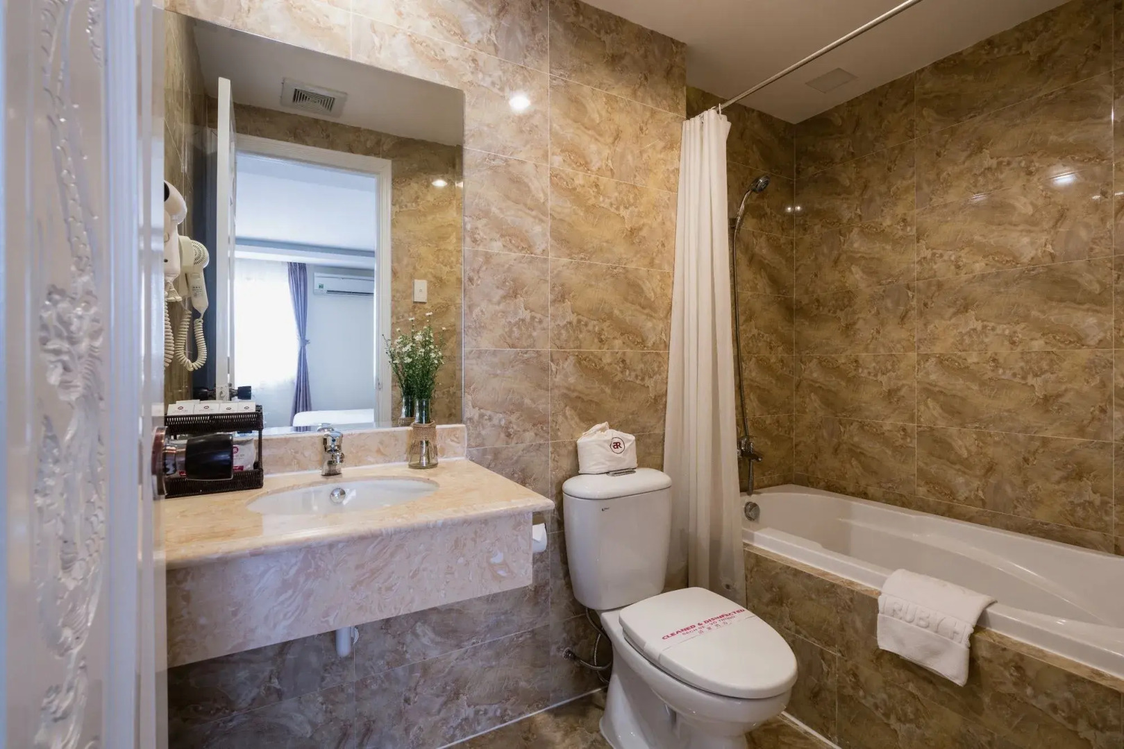 Foto - Asian Ruby Center Point Hotel - Near Nguyen Hue Street