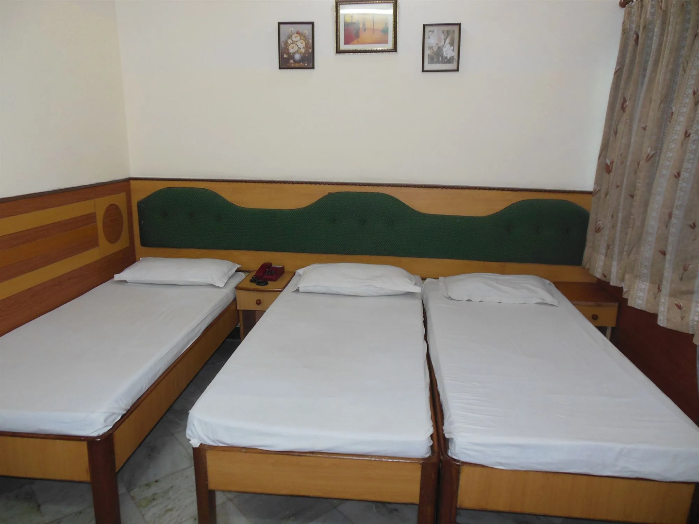 Photo - Hotel Taj Plaza