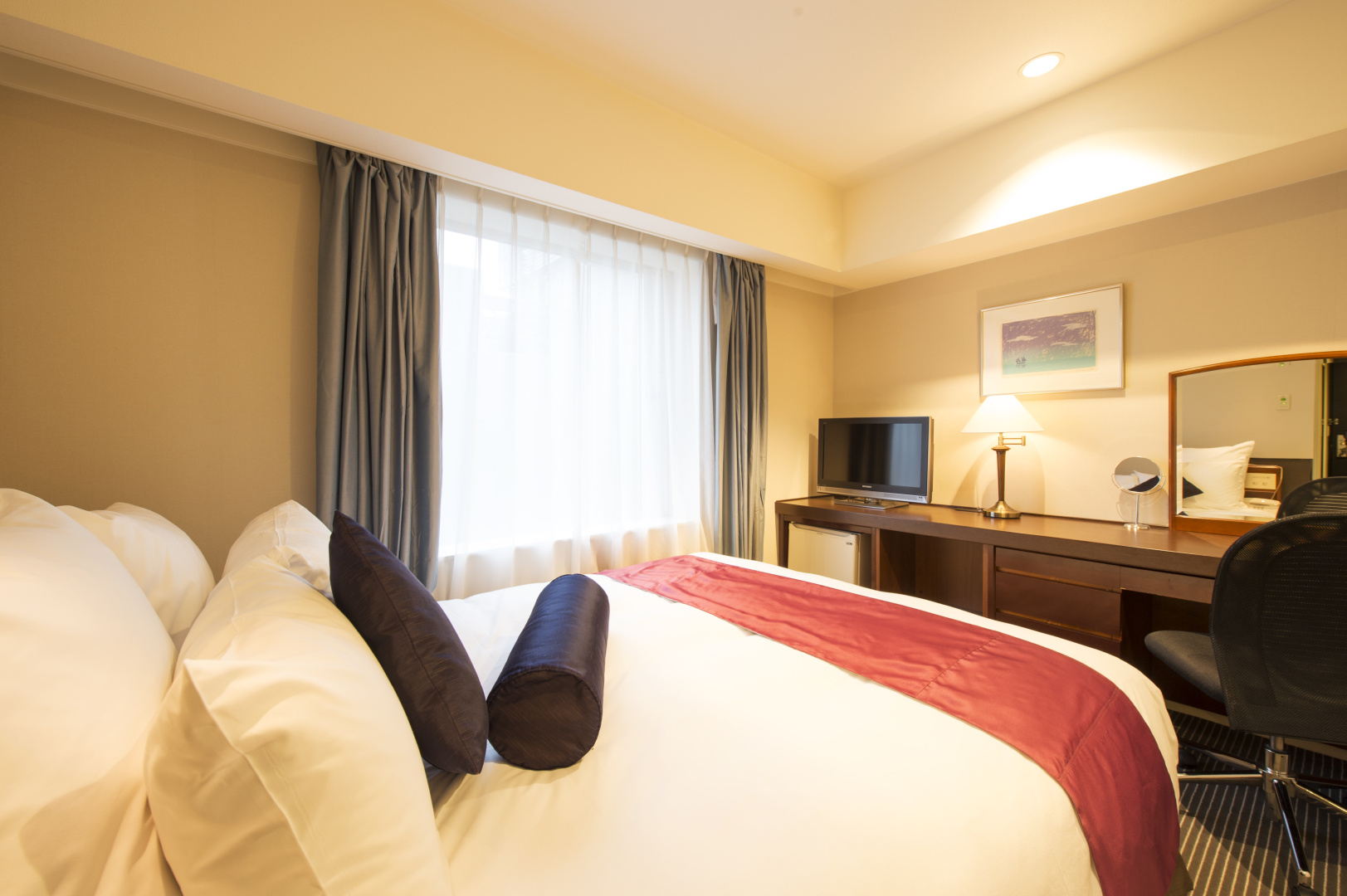 Отель ANA Crowne Plaza Hiroshima, an IHG Hotel