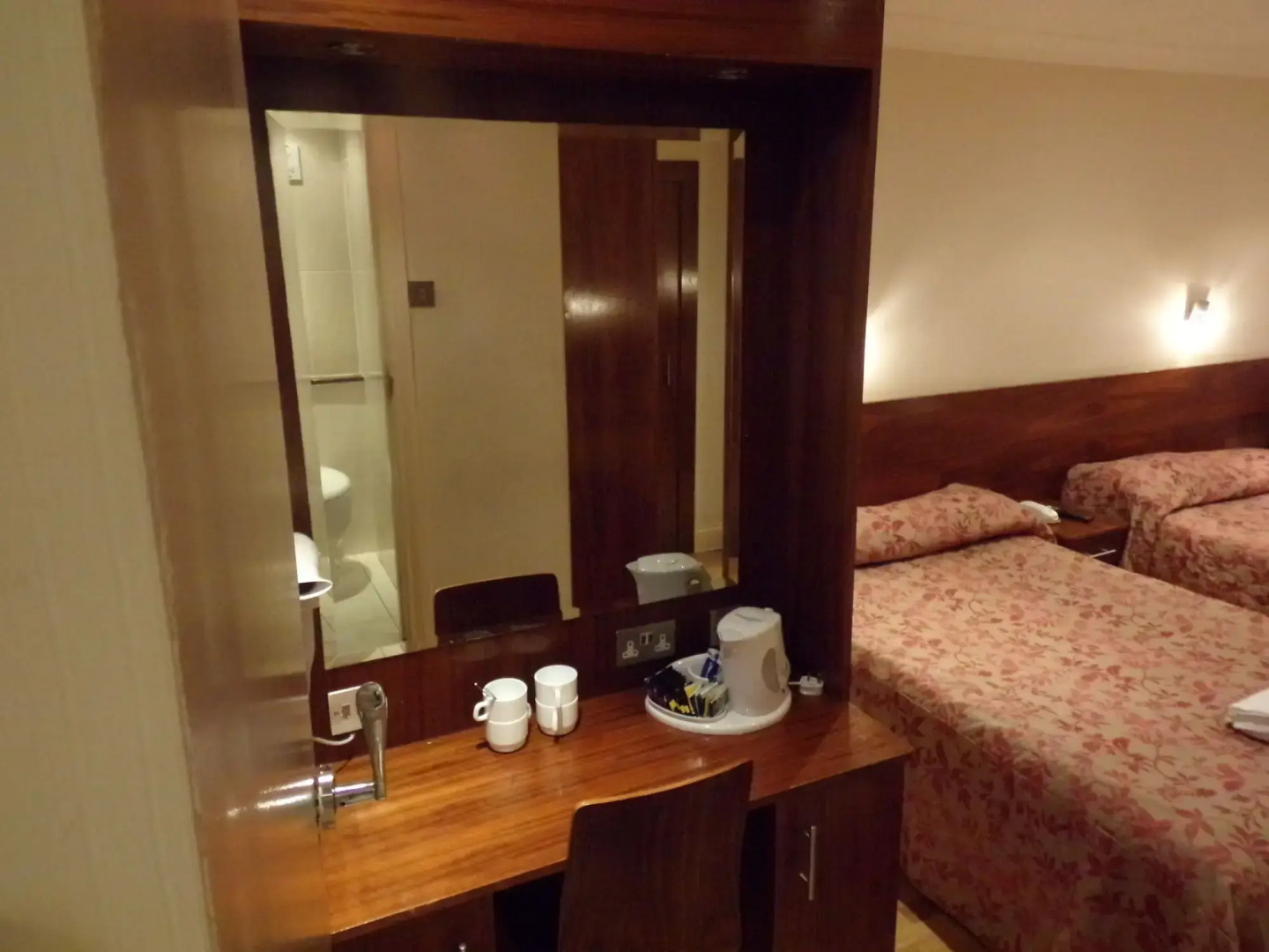 Photo - Wedgewood Hotel