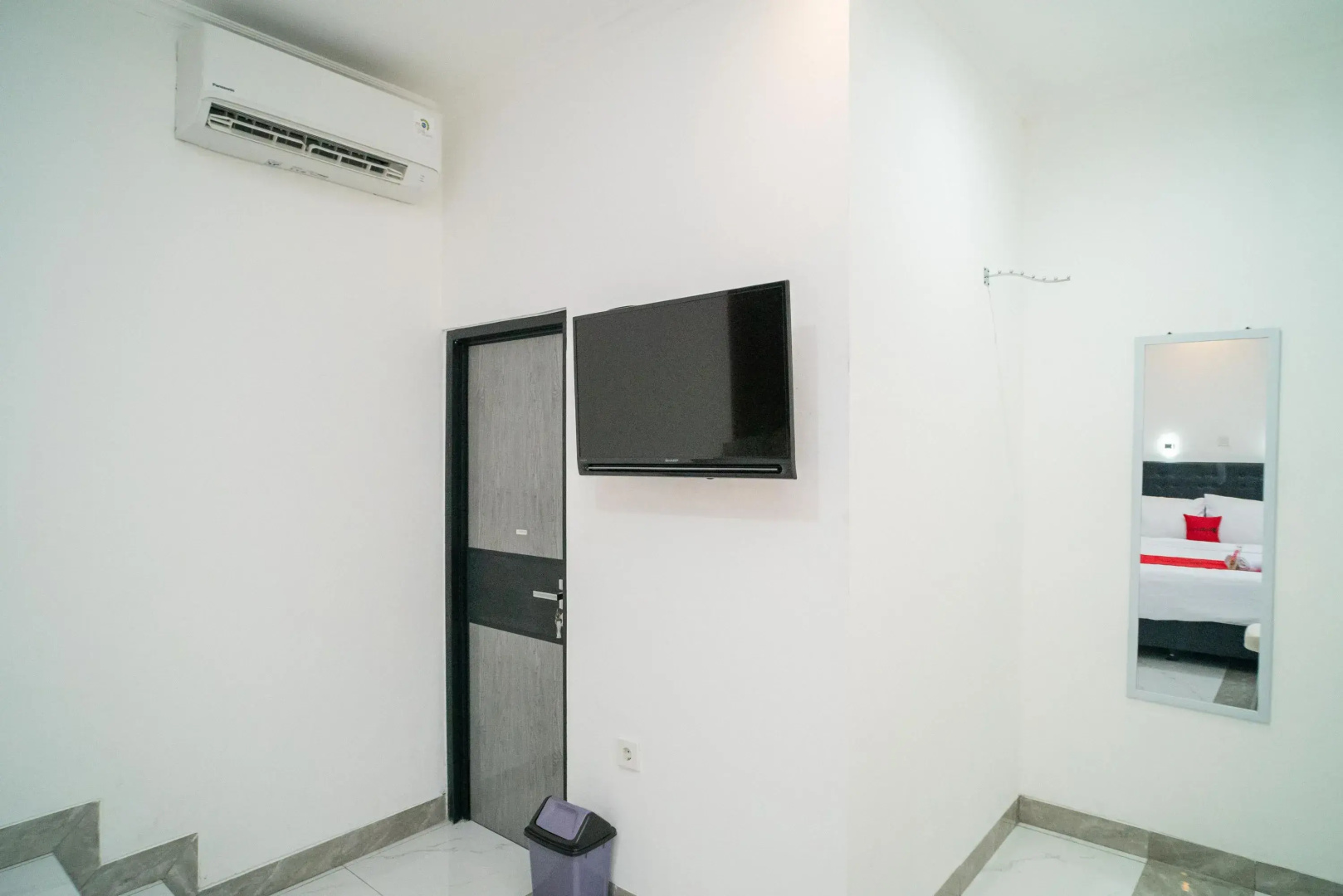 Foto - RedDoorz Near Stasiun Senen