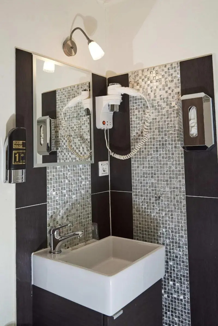Photo - The Townhouse Hotel