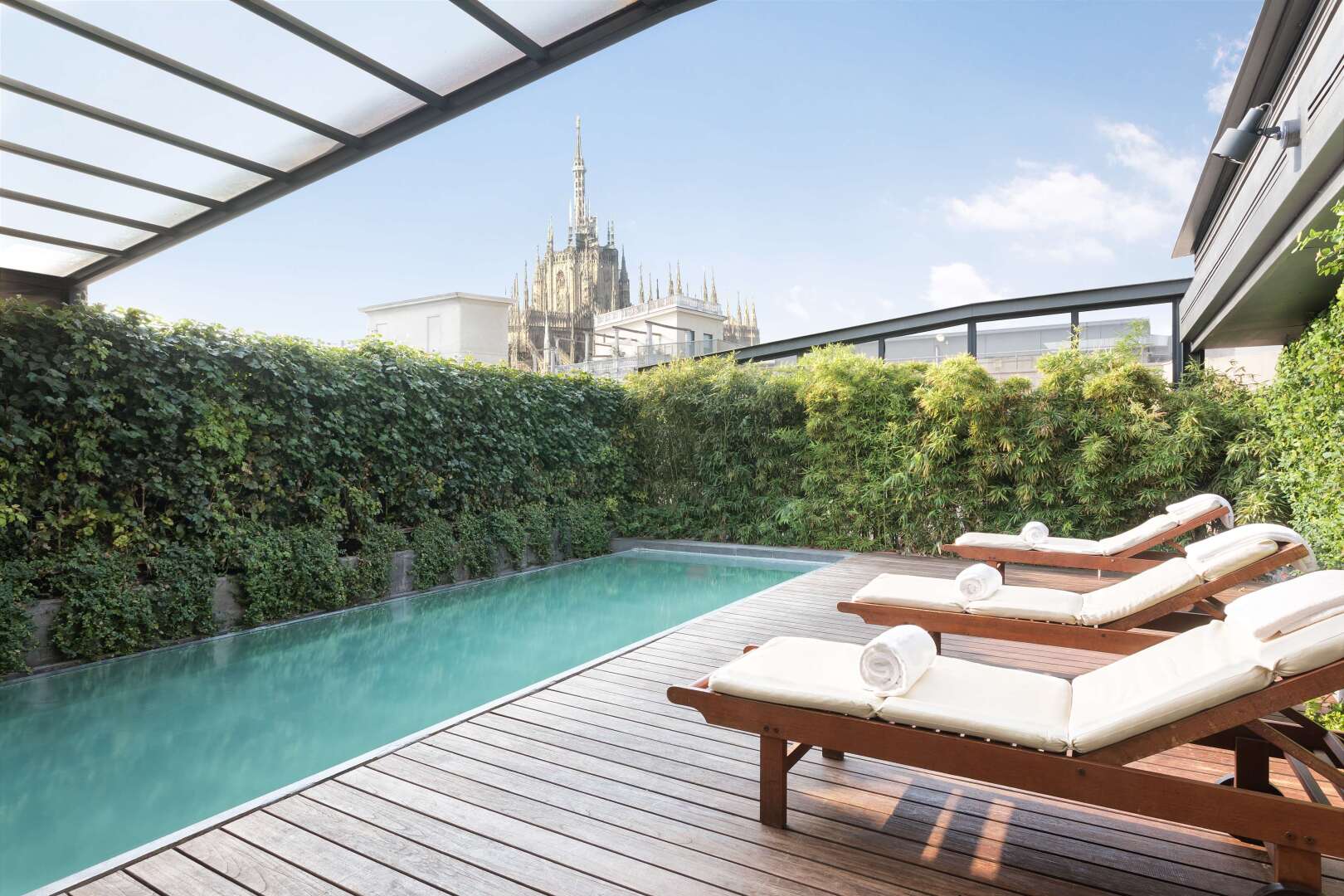 Foto - Sina De La Ville