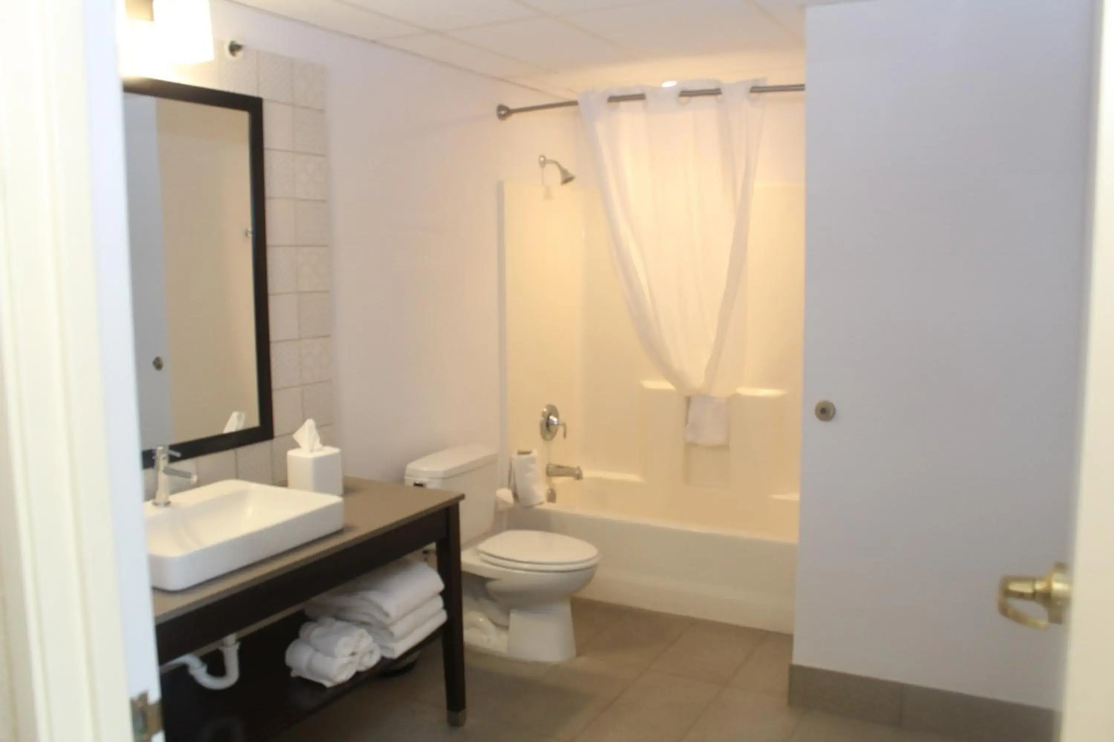Photo - Country Inn & Suites by Radisson, Crystal Lake, IL