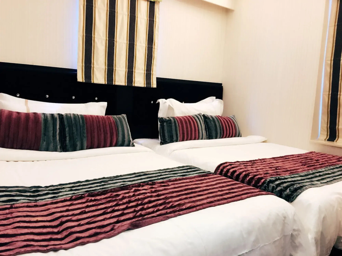 Photo - Seasons Hotel