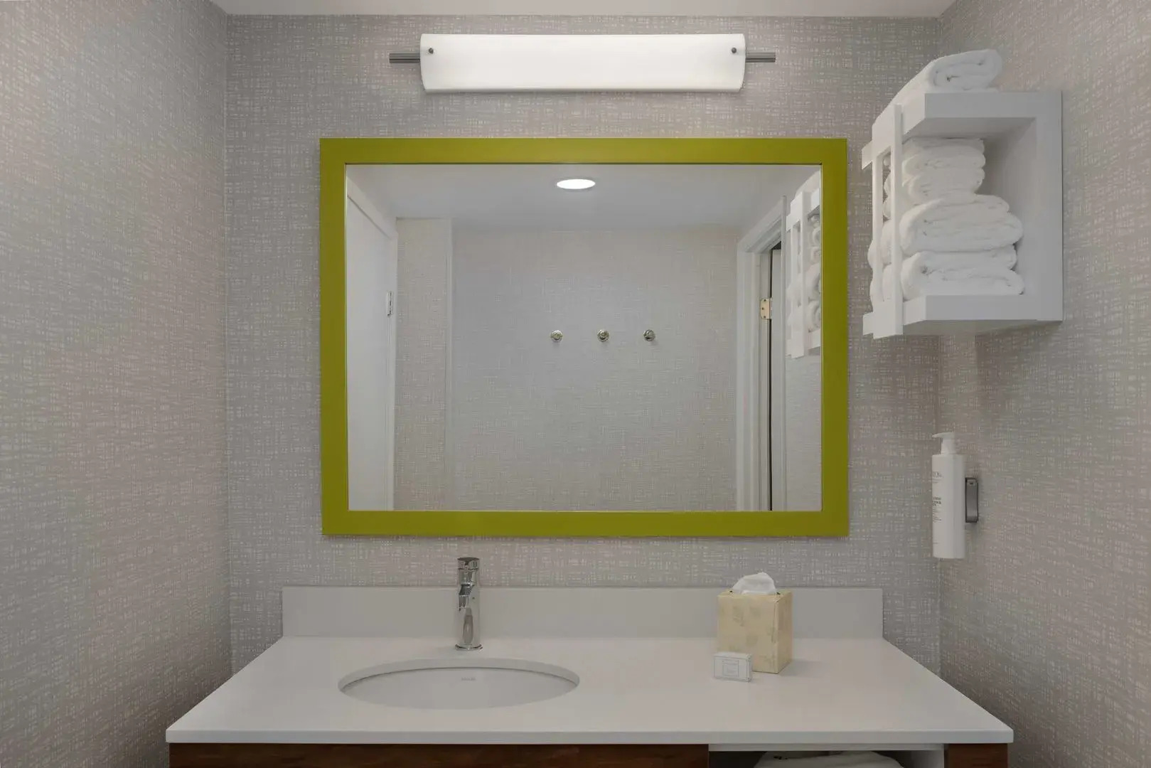 Photo - Hampton Inn & Suites by Hilton Toronto Downtown