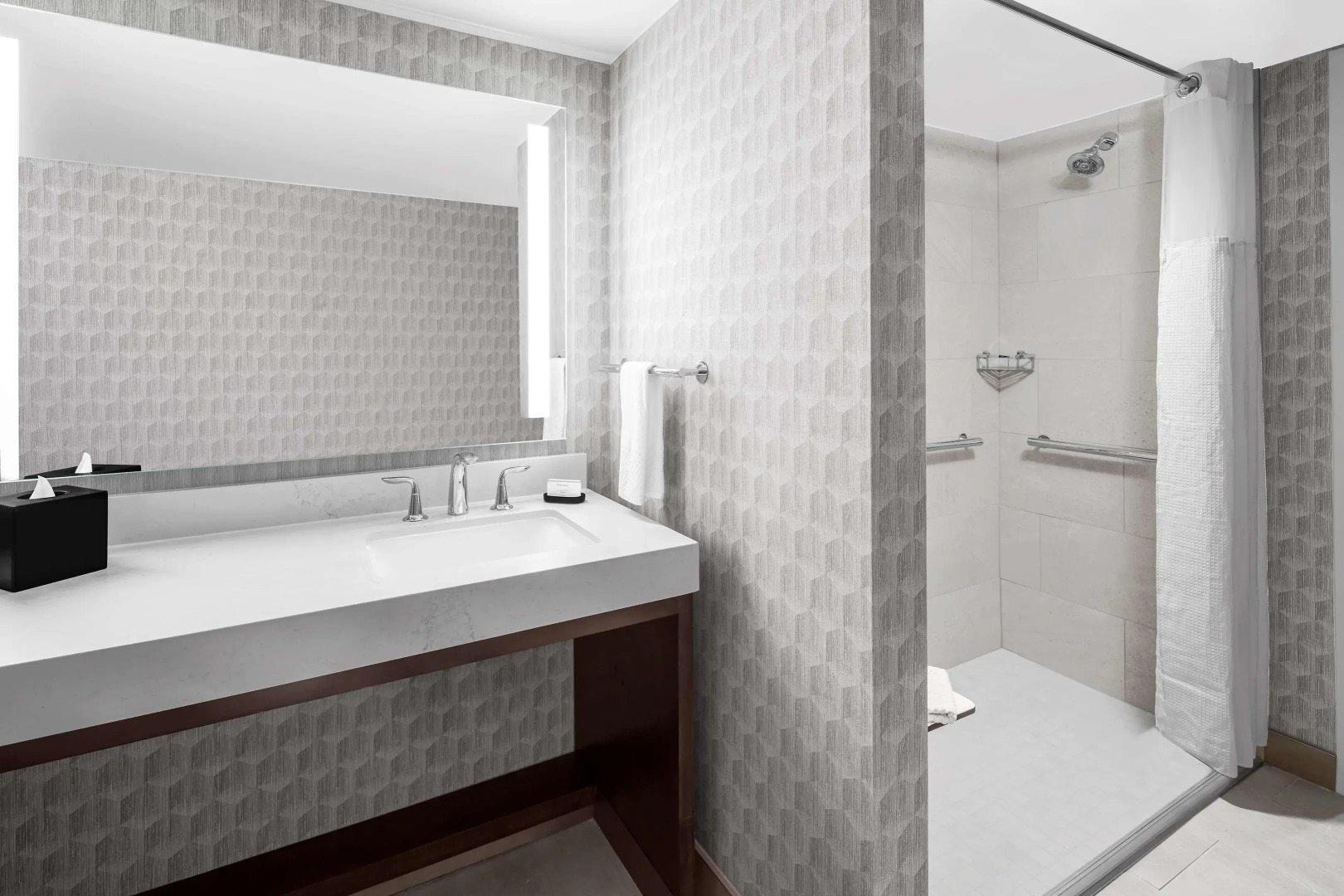 Photo - Embassy Suites by Hilton Nashville Airport