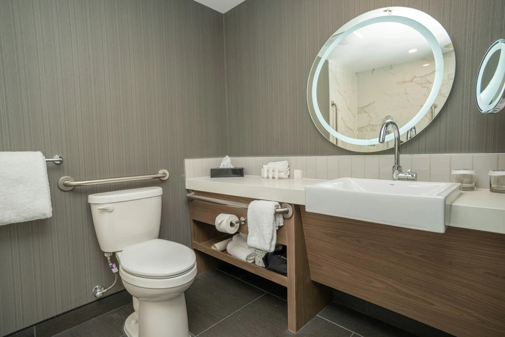 Photo - Sandman Signature Ottawa Airport Hotel