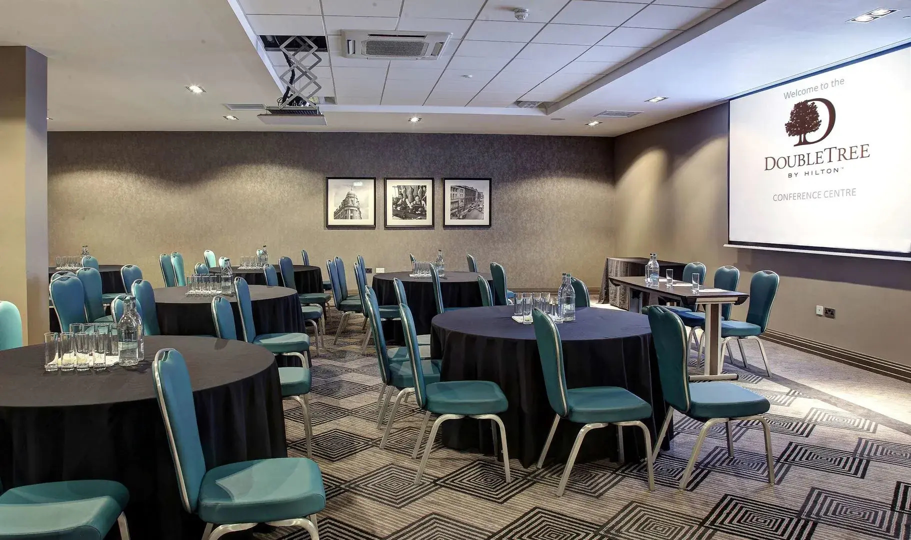 Photo - DoubleTree by Hilton Edinburgh City Centre