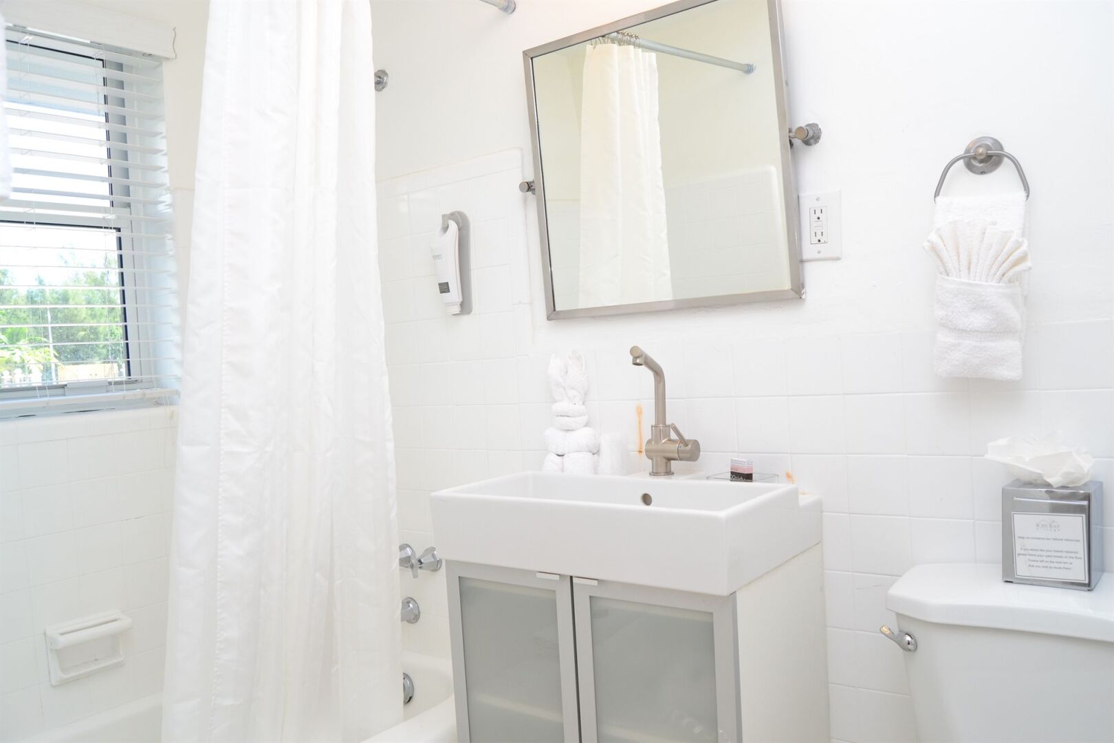 Photo - North Beach Hotel