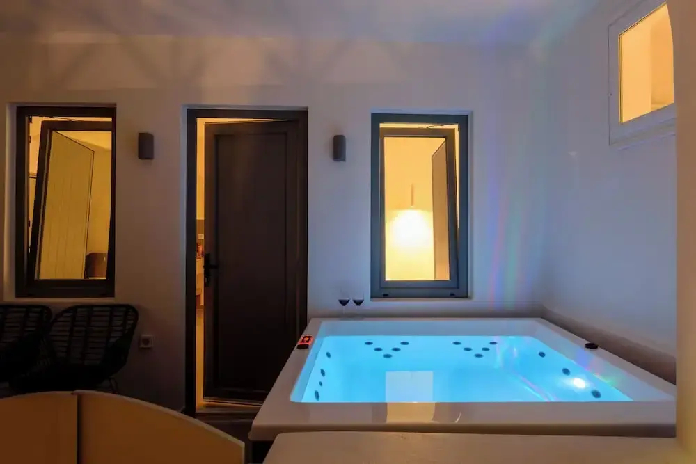 Photo - Elia Caldera Suites