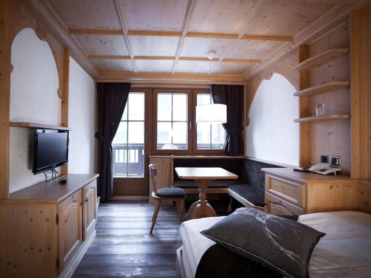 Photo - SPANNORT family home with common kitchen and self check-in