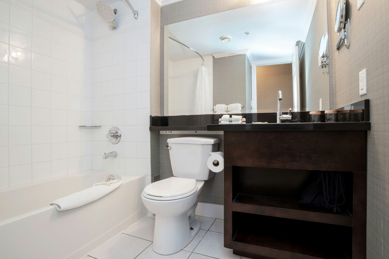 Foto - Sandman Hotel & Suites Vancouver Airport