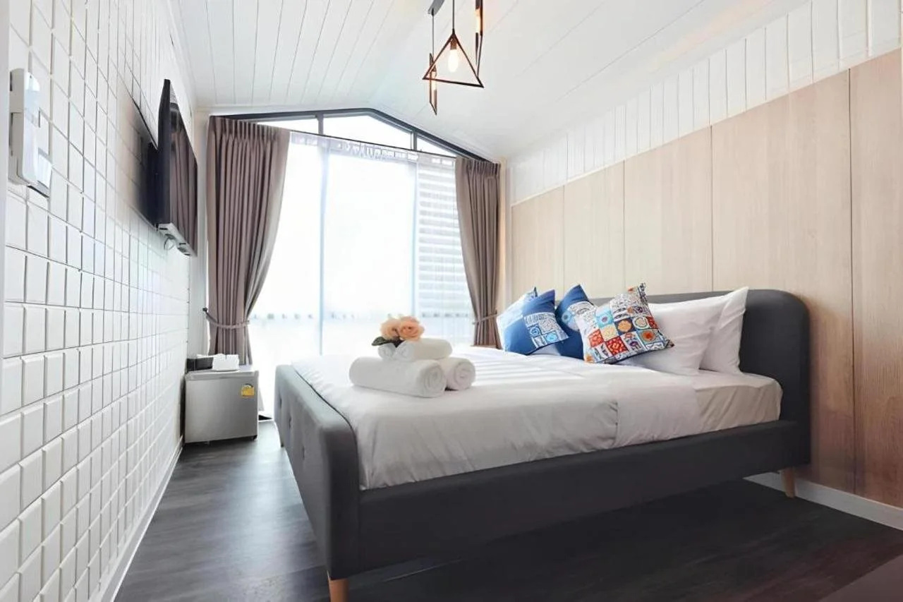 Photo - Capital O 75422 Million Pillows