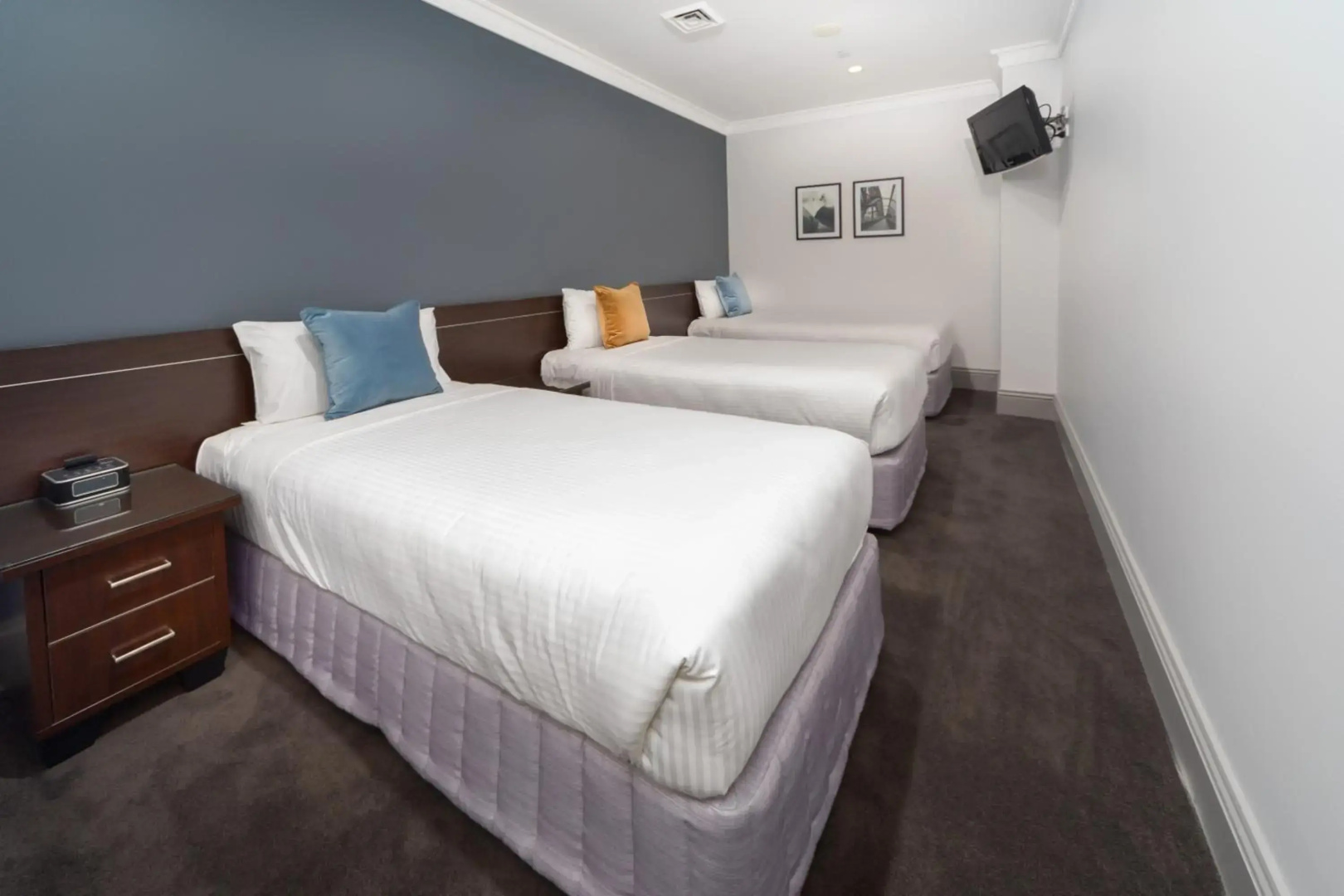Photo - Hyde Park Inn
