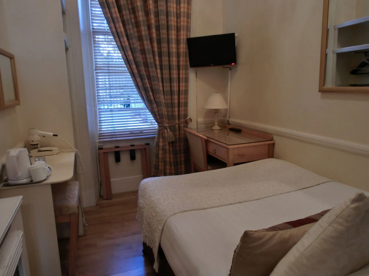 Photo - Rushmore Hotel