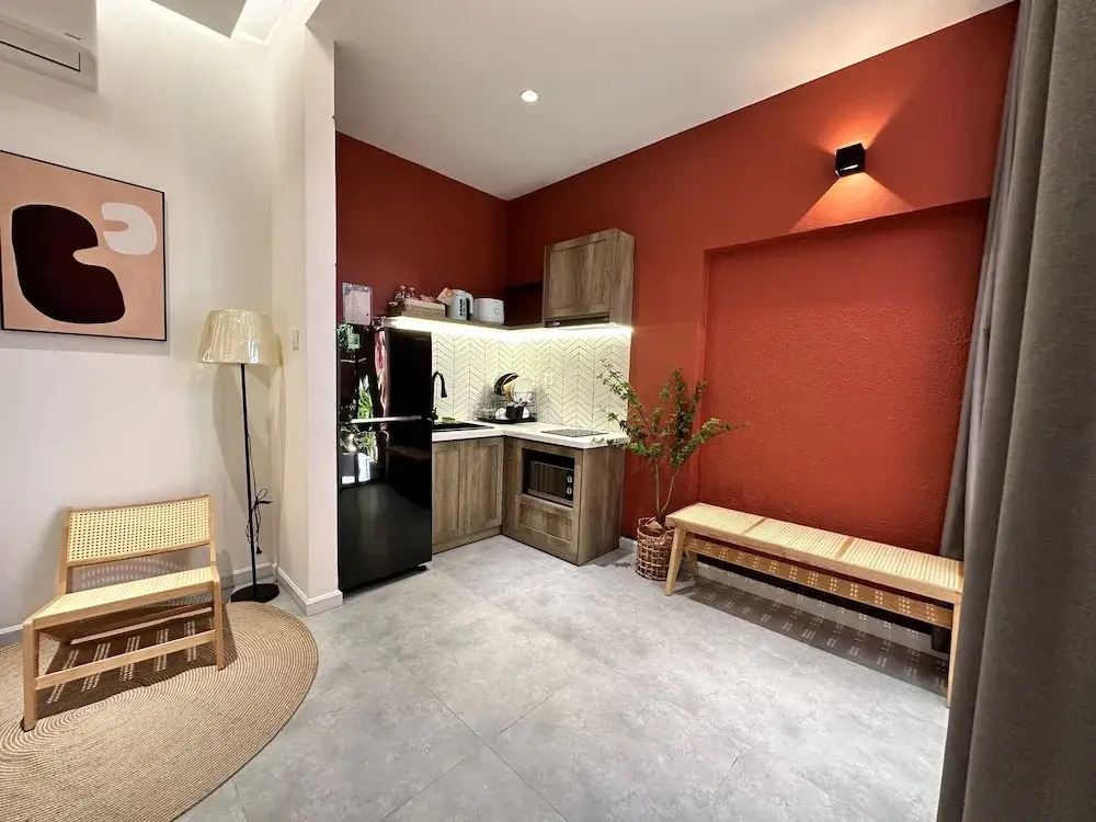 Photo - Kin Wander Tân Phong, The Moonage