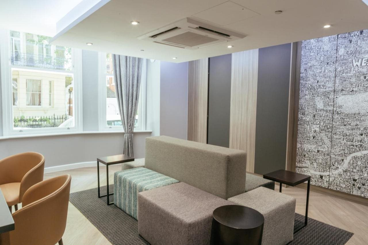 Photo - Oliver Plaza Hotel