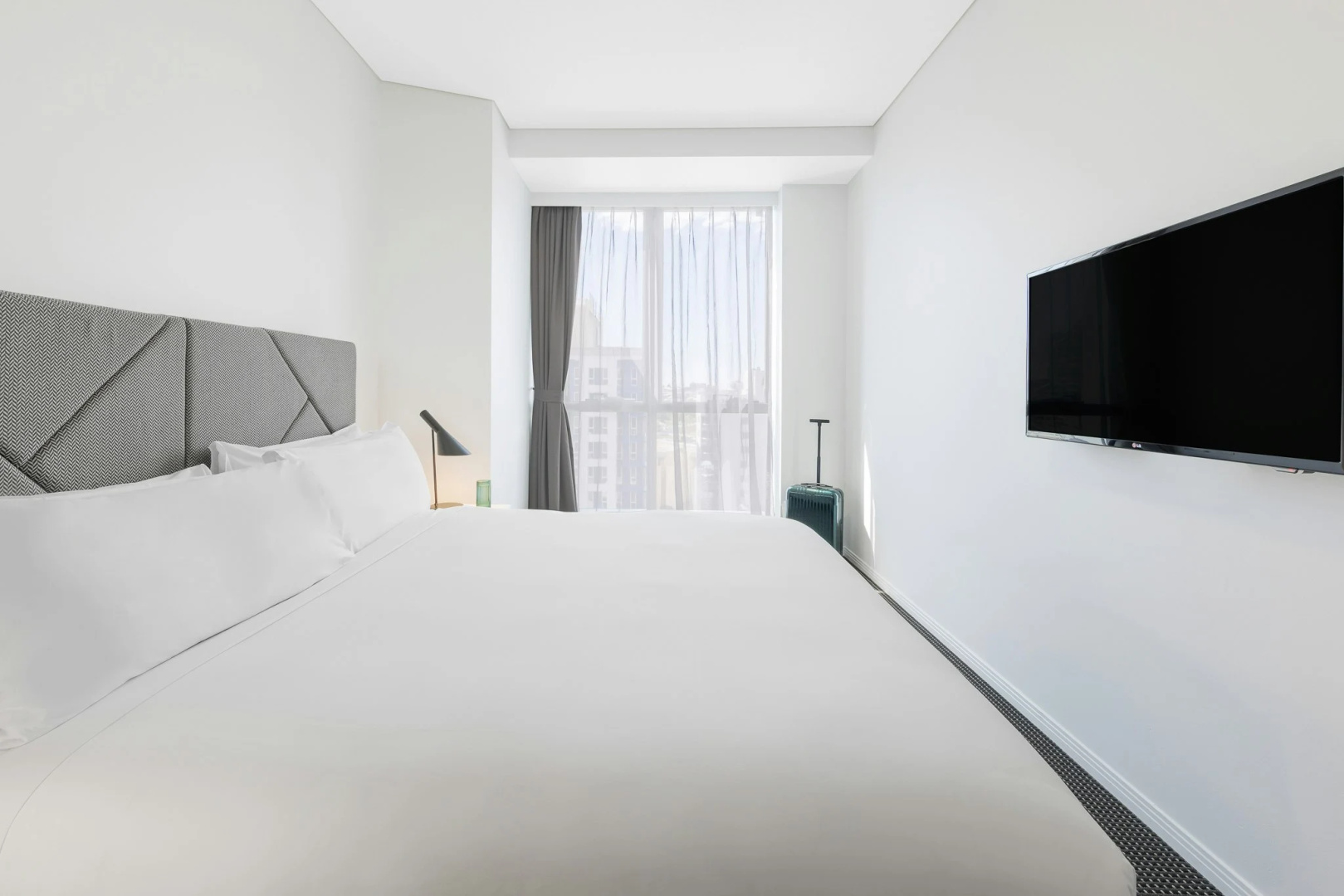 Photo - Meriton Suites Herschel Street, Brisbane