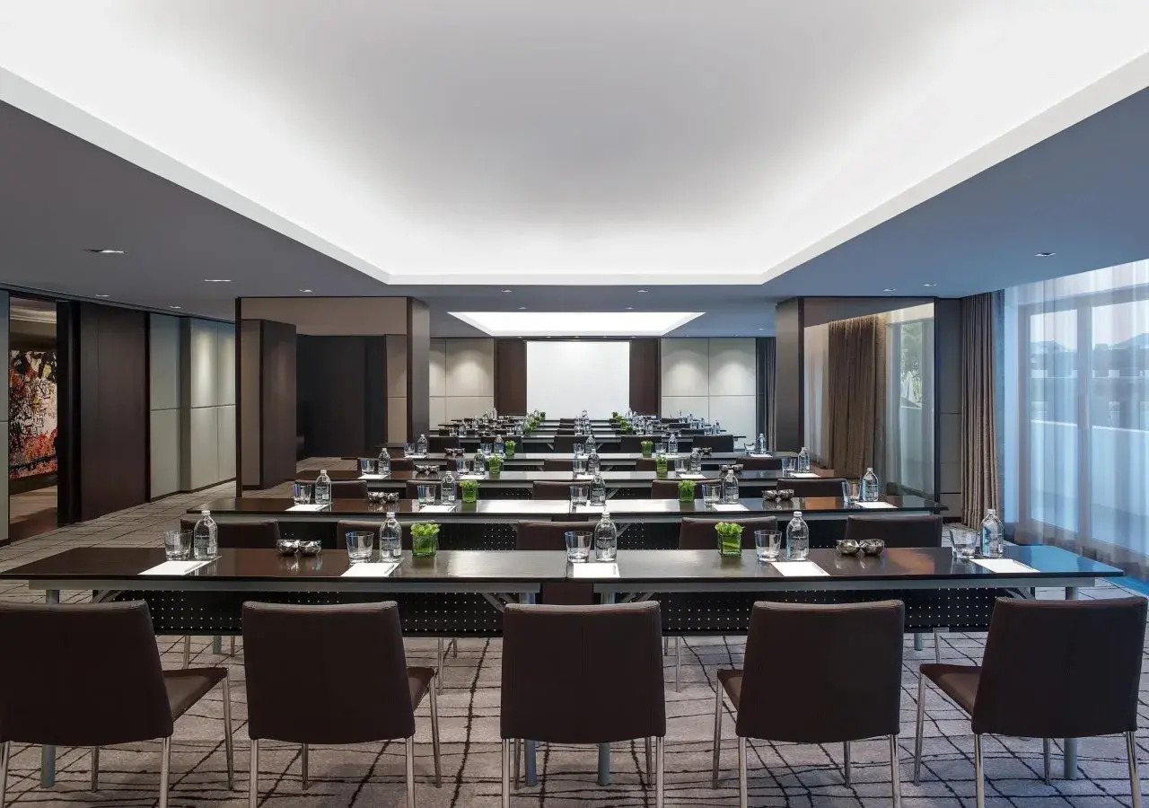 Photo - New World Makati Hotel, Manila