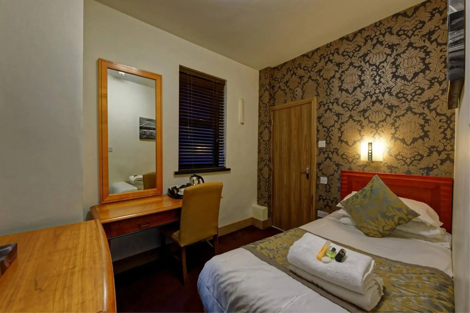 Photo - Grainger Hotel
