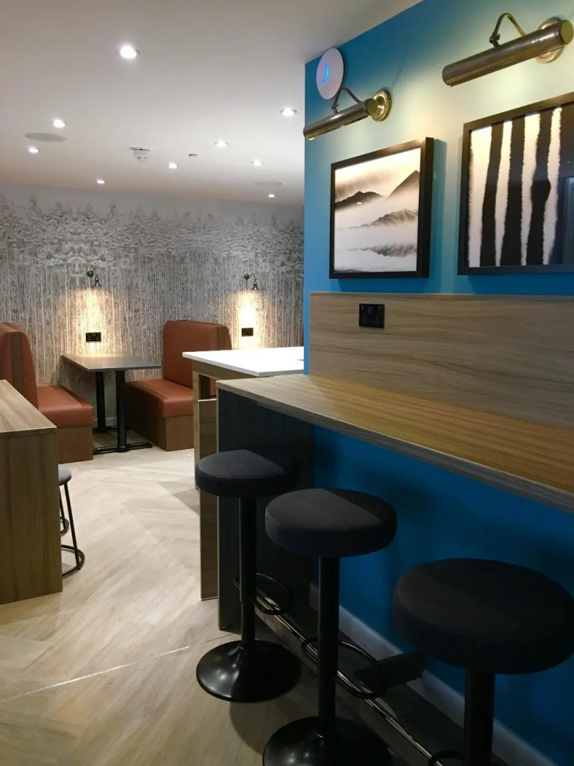 Photo - Oliver Plaza Hotel