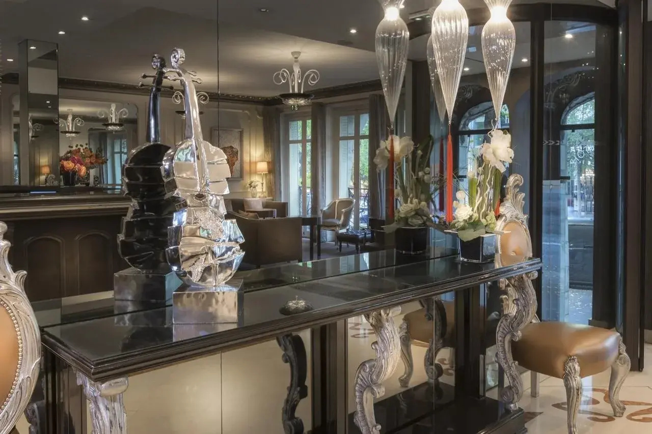 Foto - Hotel Elysees Ceramic