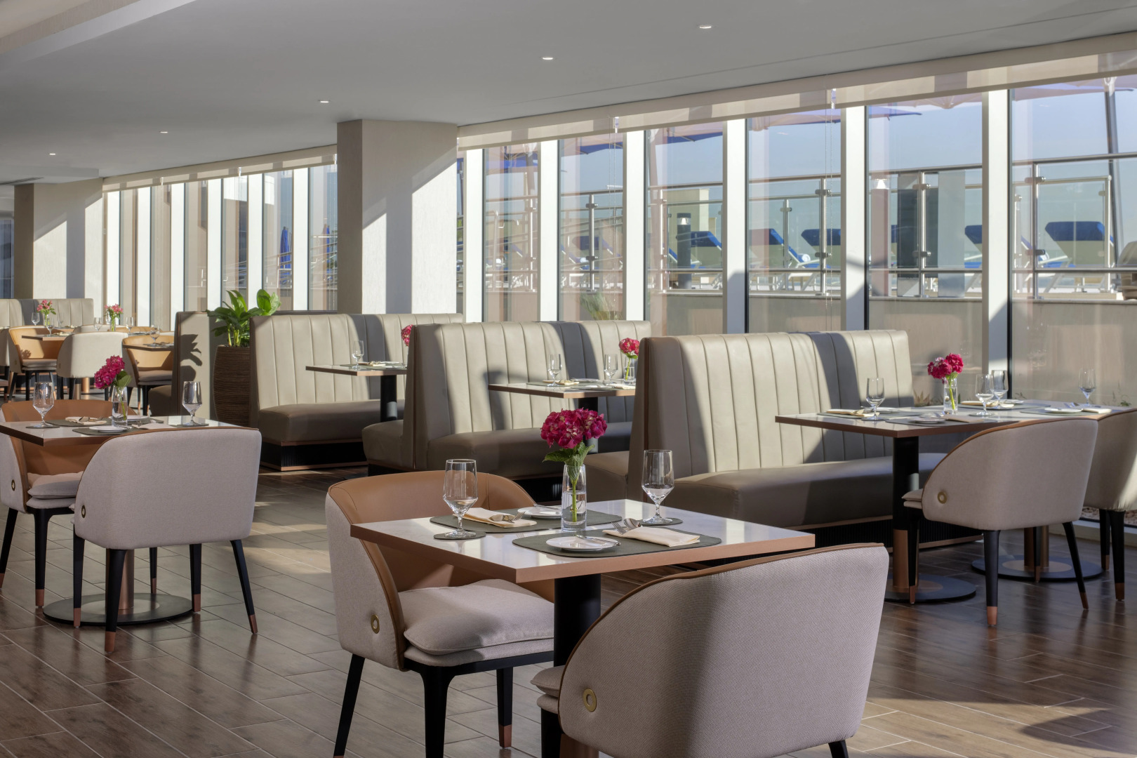 Photo - Avani Plus Palm View Dubai Hotel & Suites