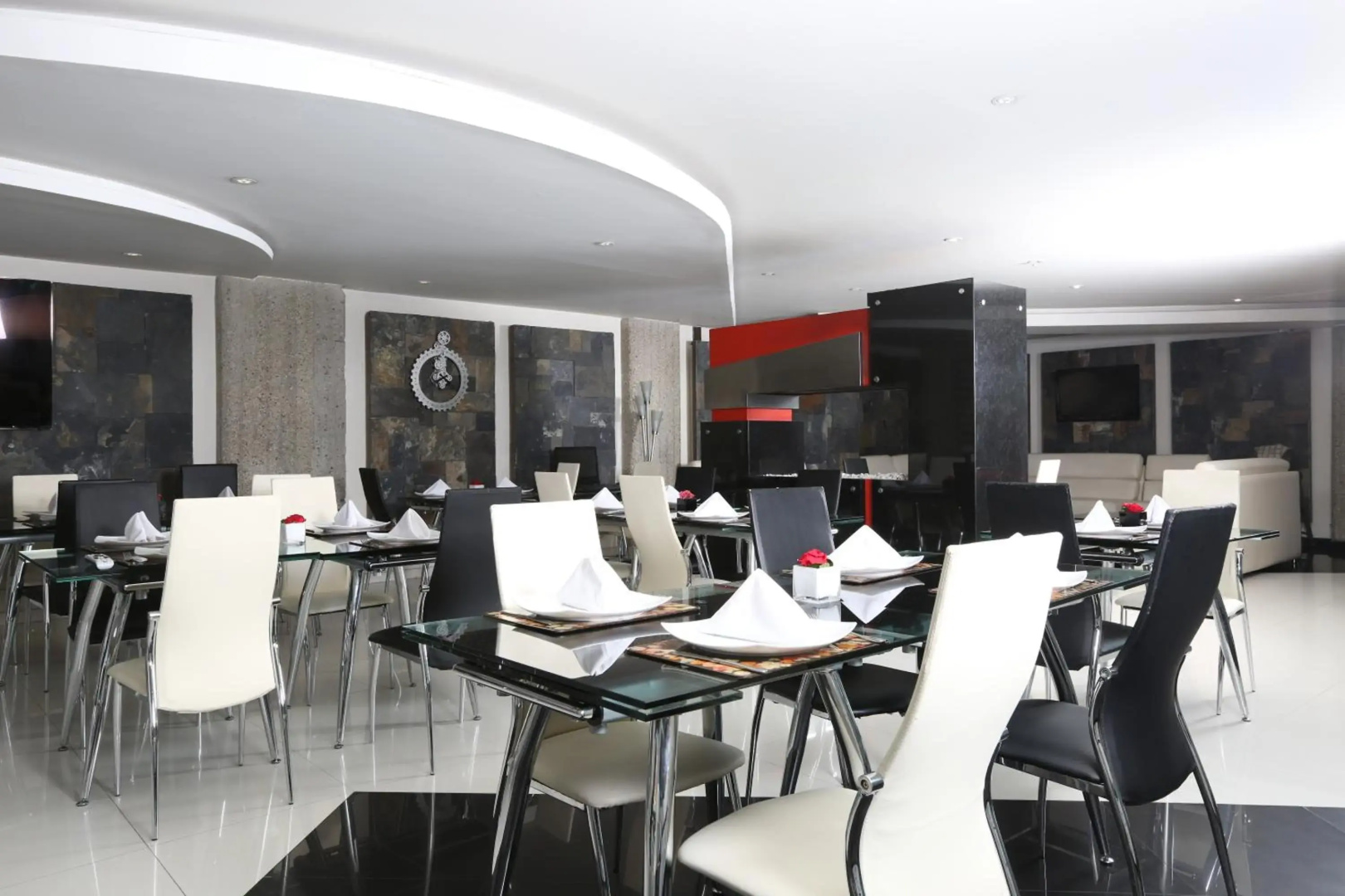 Photo - Hotel Suites 108