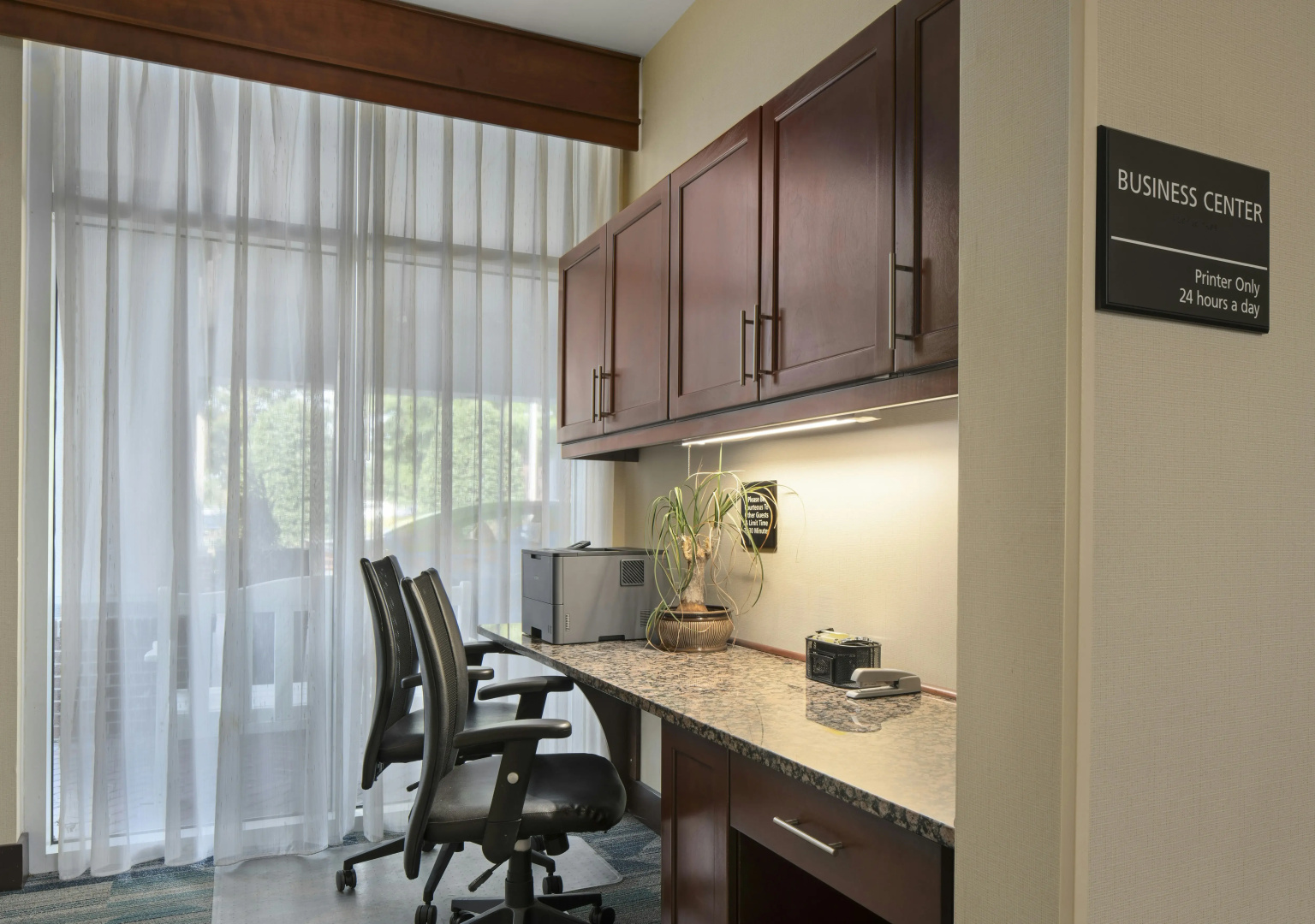Photo - Hampton Inn & Suites Newport News (Oyster Point)