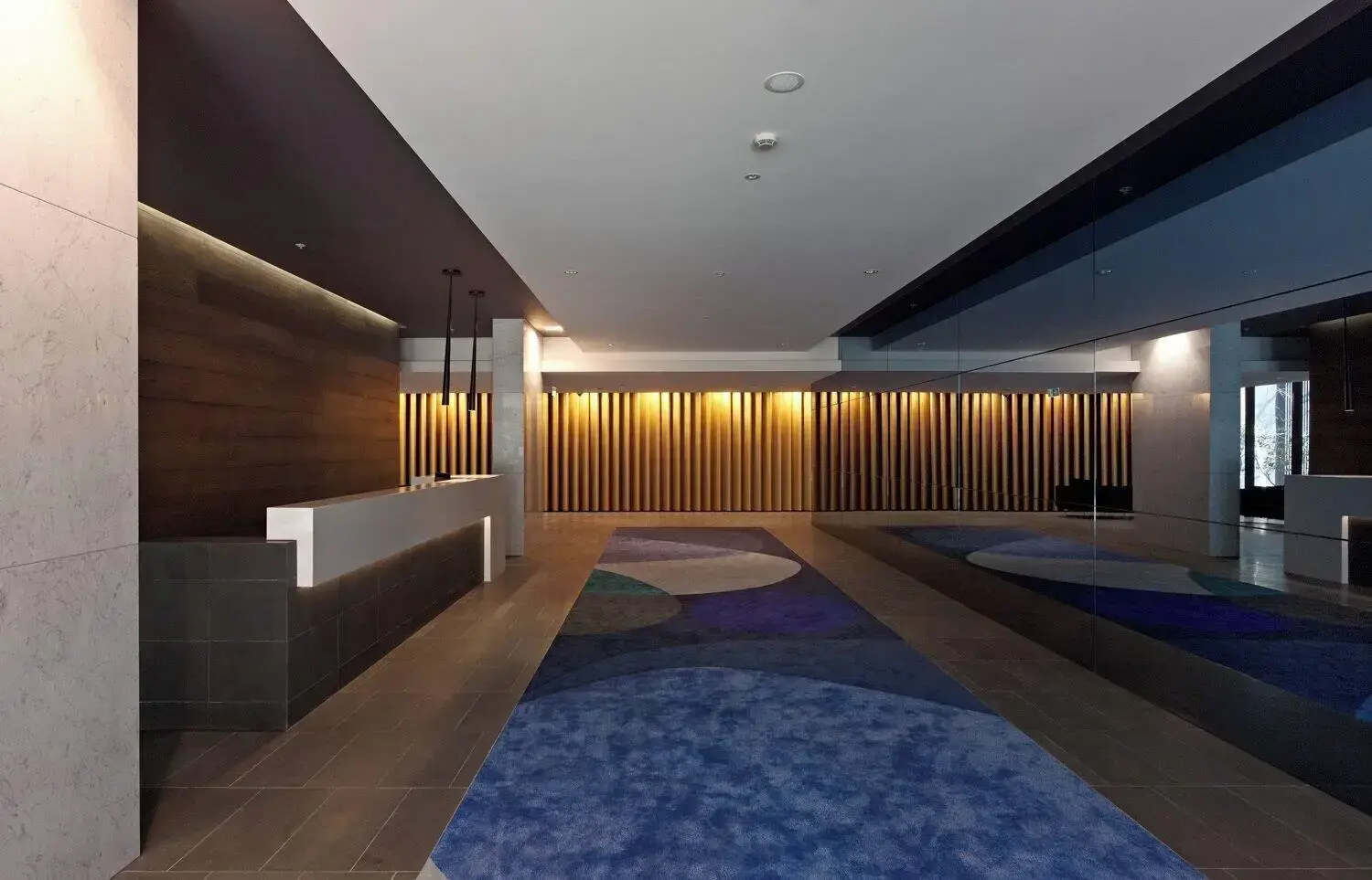 Photo - Oaks Melbourne St Kilda Road Hotel