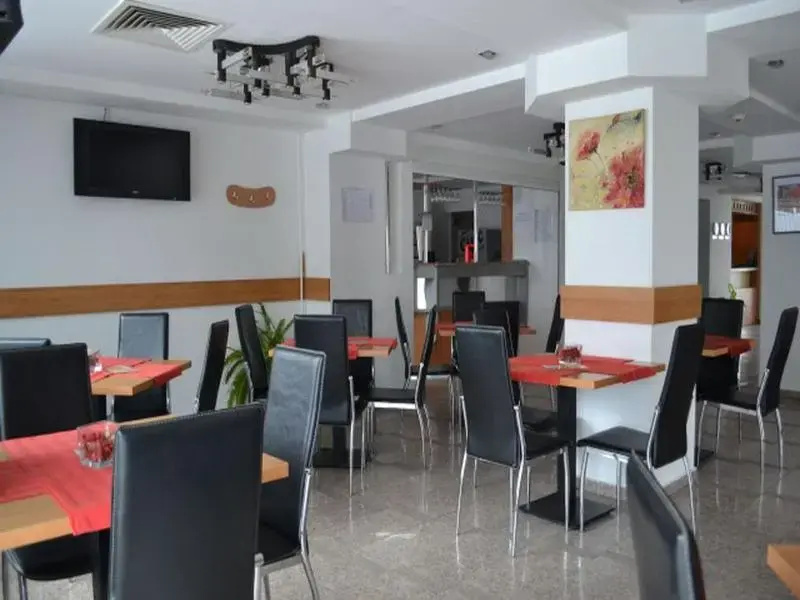 Photo - Plus Hotel