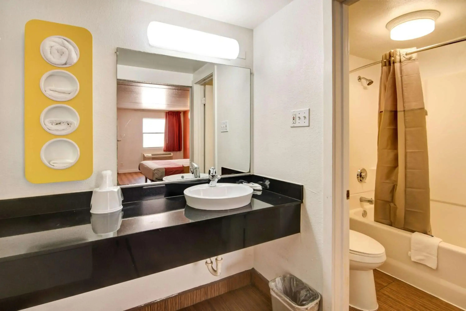 Photo - Motel 6 Dallas, TX - Forest Lane