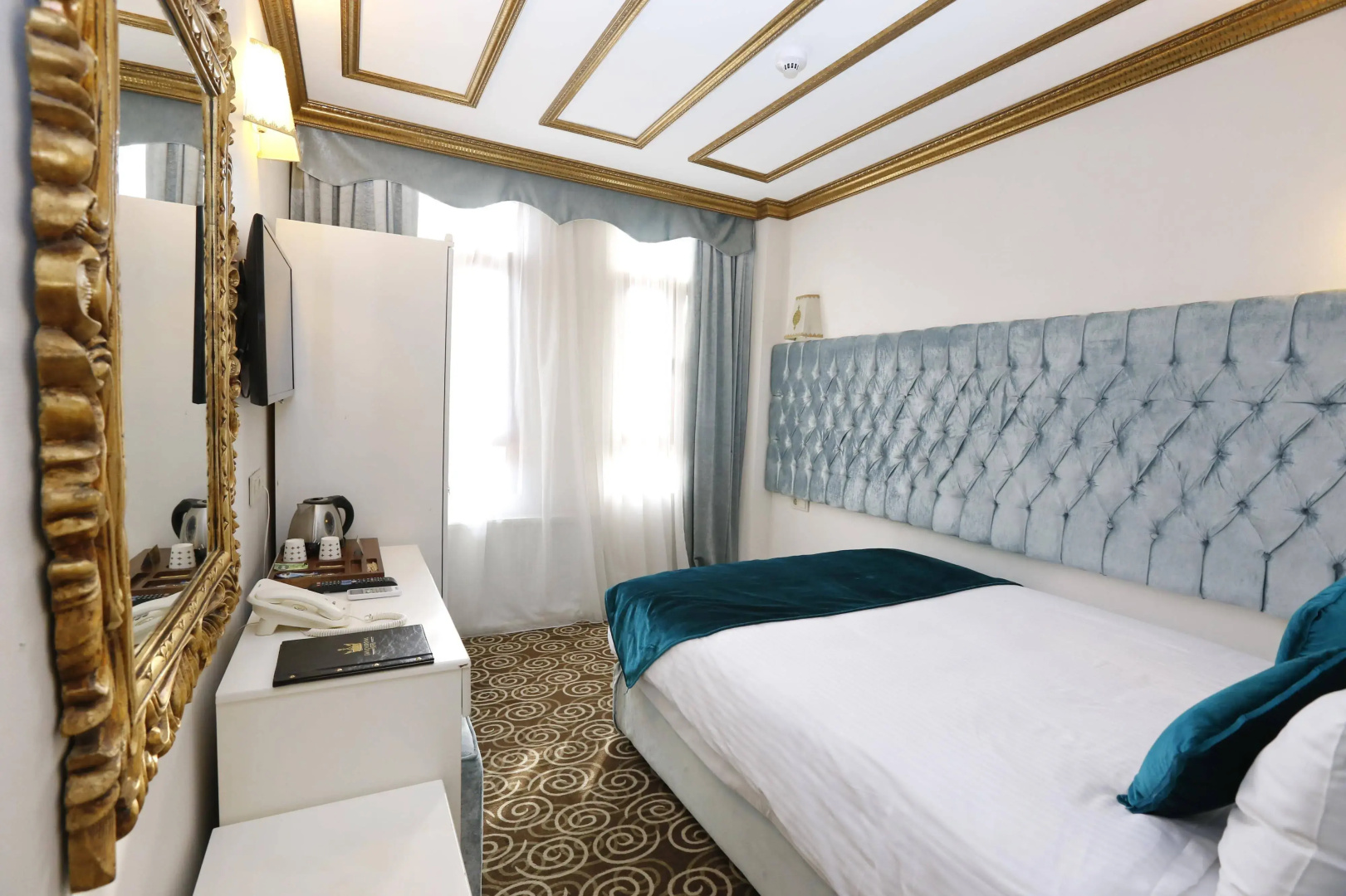 Photo - Diamond Royal Hotel