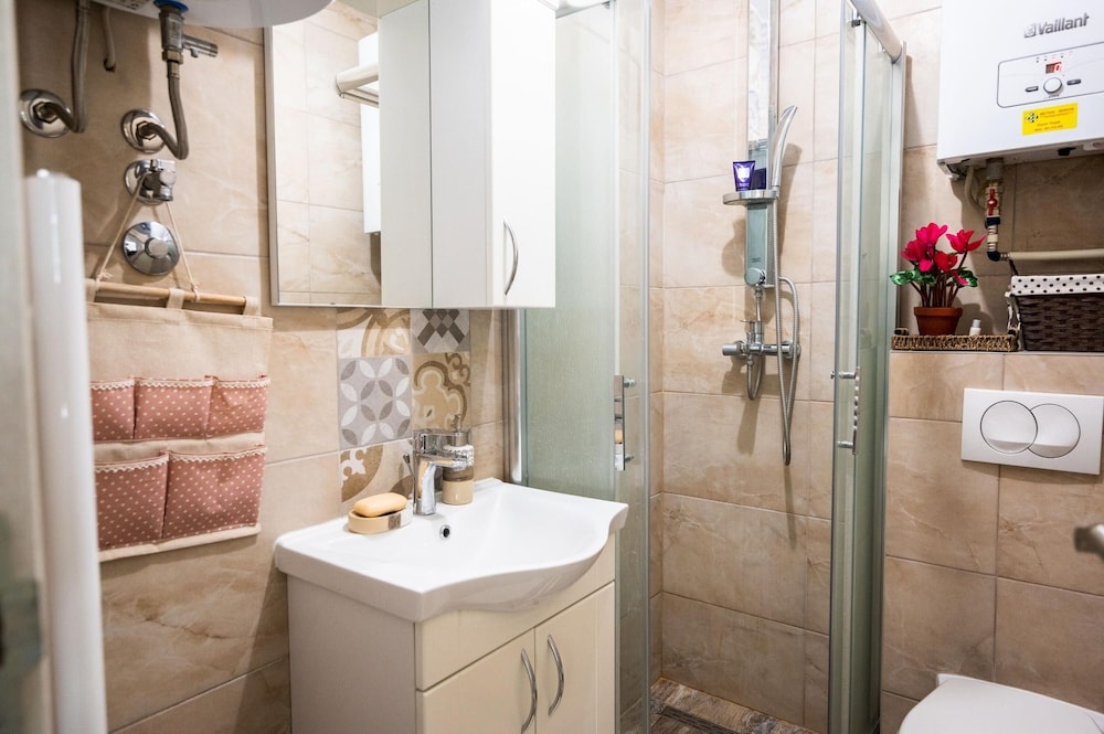 Design Studio Apartment Near the Center