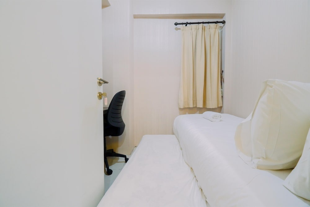 Modern And Homey 2Br At Green Pramuka City Apartment