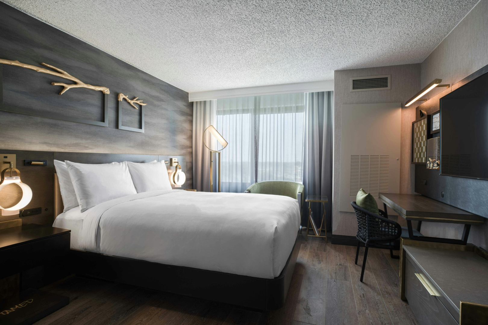 Photo - Renaissance Chicago North Shore Hotel
