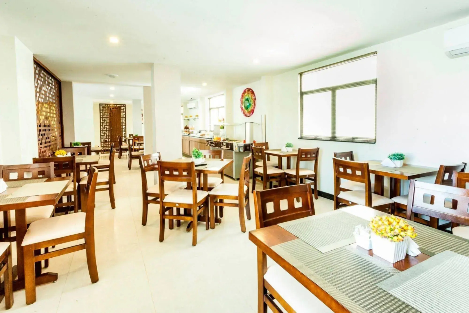 Photo - Vida Plaza Hotel