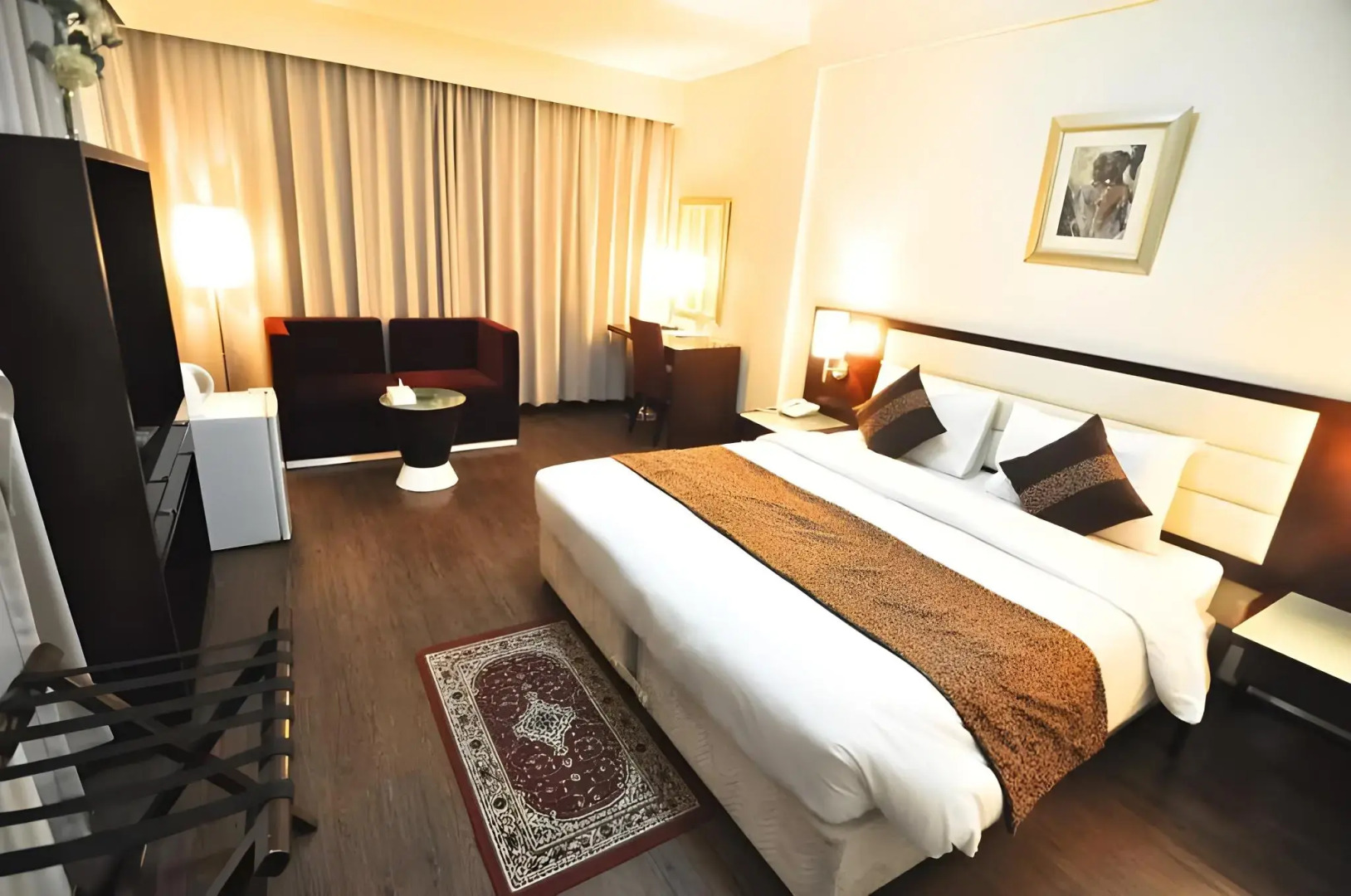 Photo - Phoenicia Grand Hotel