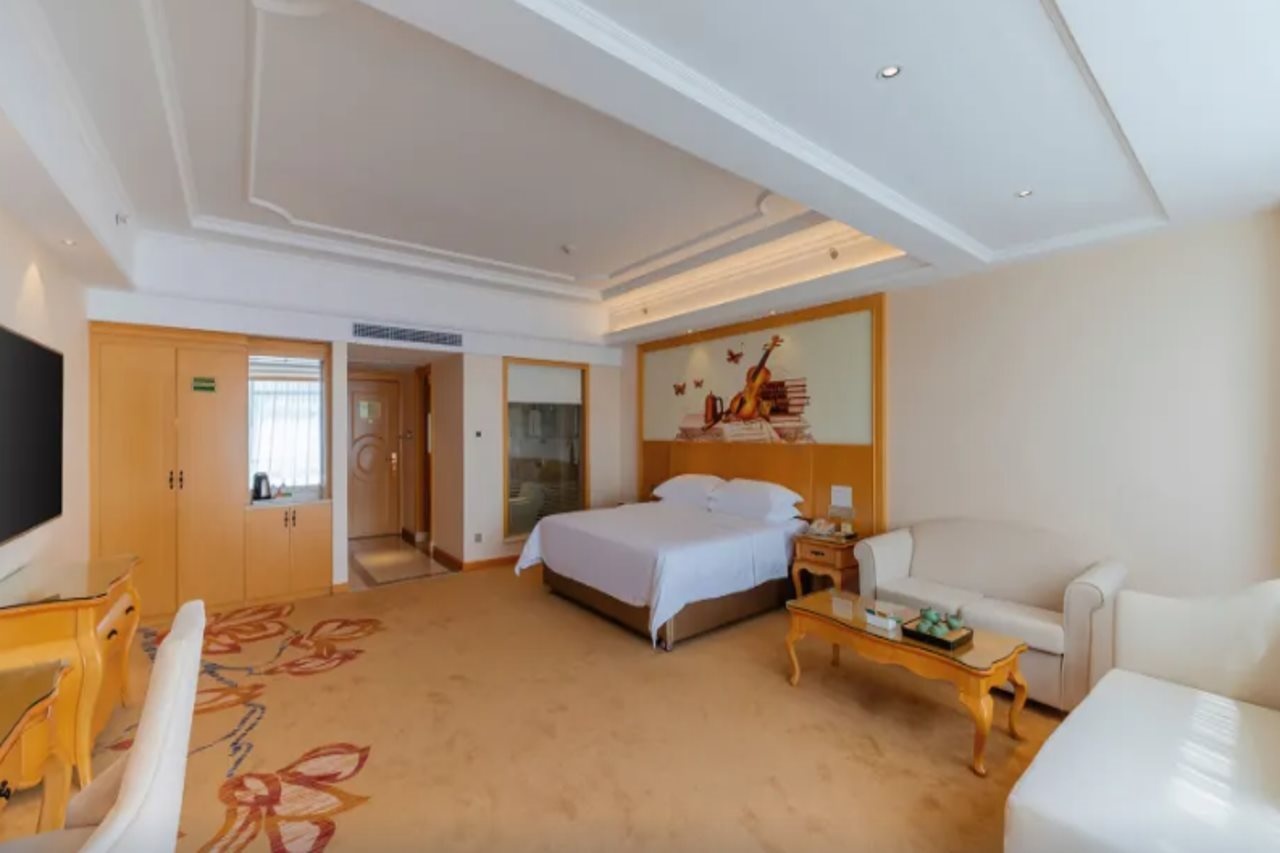 Vienna International Hotel (Huizhou Daya Bay Coastal Park Branch)