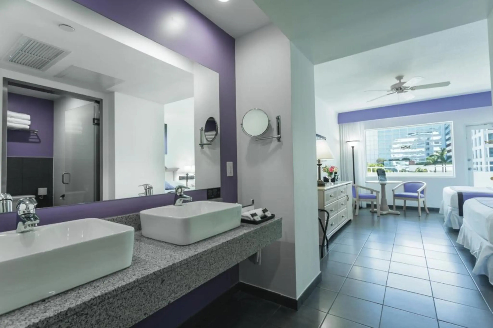 Photo - Riu Plaza Miami Beach