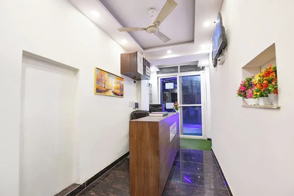 Foto - FabHotel NP International - Nehru Place Market