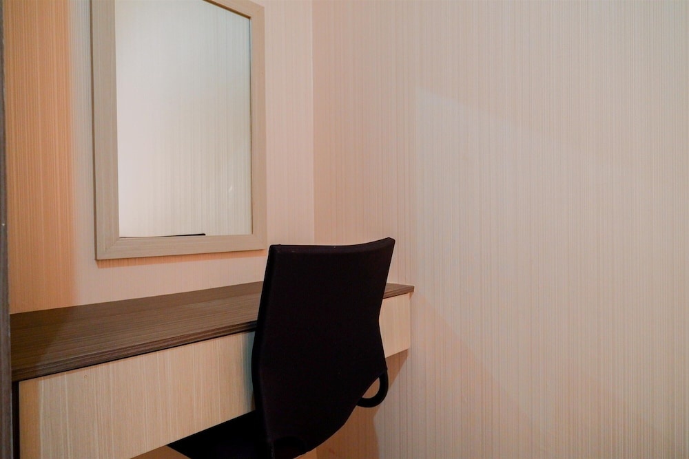 Modern And Homey 2Br At Green Pramuka City Apartment