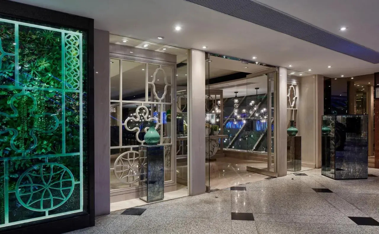 Photo - Royal Park Hotel