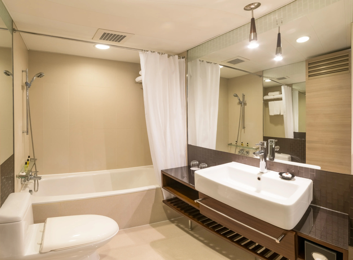 Foto - Kowloon Harbourfront Hotel