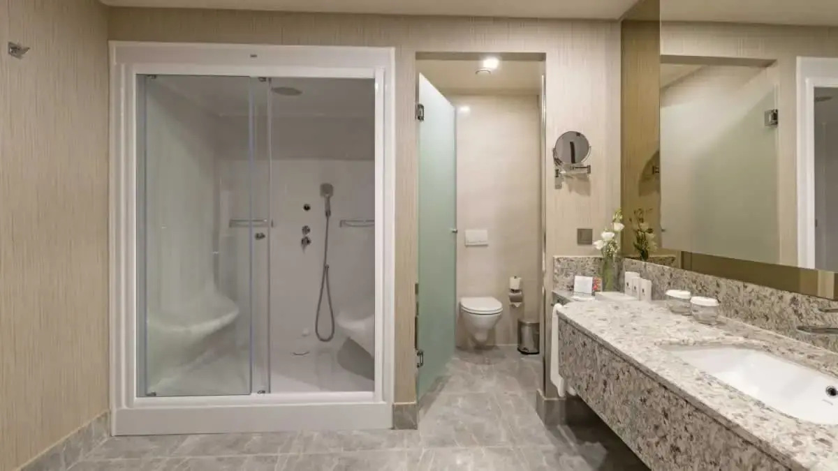 Photo - Royal Seginus