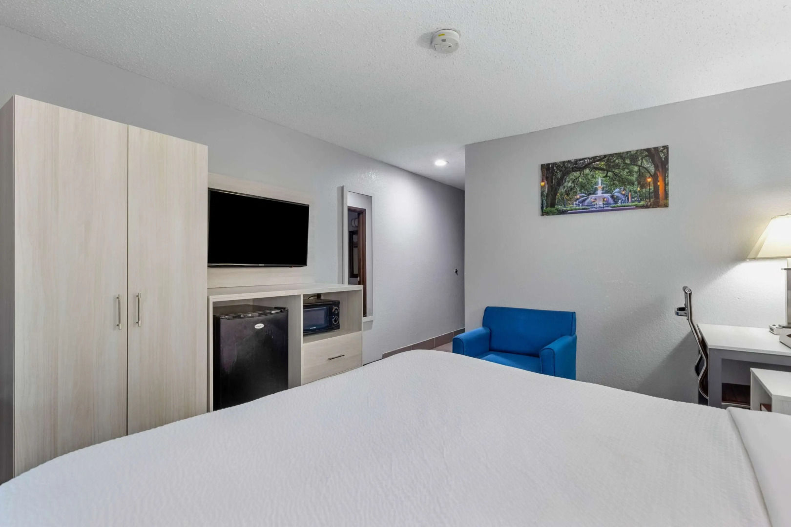 Photo - Days Inn by Wyndham Savannah Gateway I-95